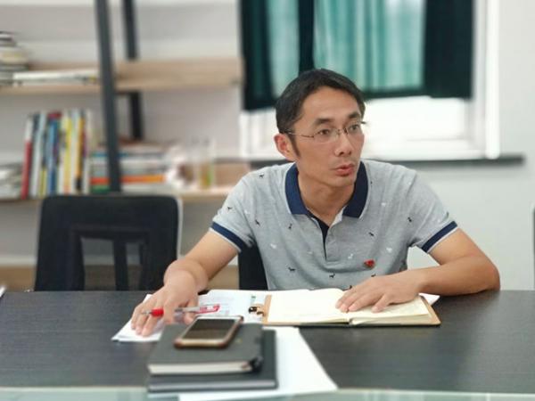 090223細(xì)化工作 創(chuàng)新發(fā)展——記藝術(shù)系新學(xué)期開學(xué)工作會議-任小棠2_副本.jpg